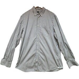 Banana Republic Men's Classic Fit Button Down Shirt Size XL White Gray Stripe